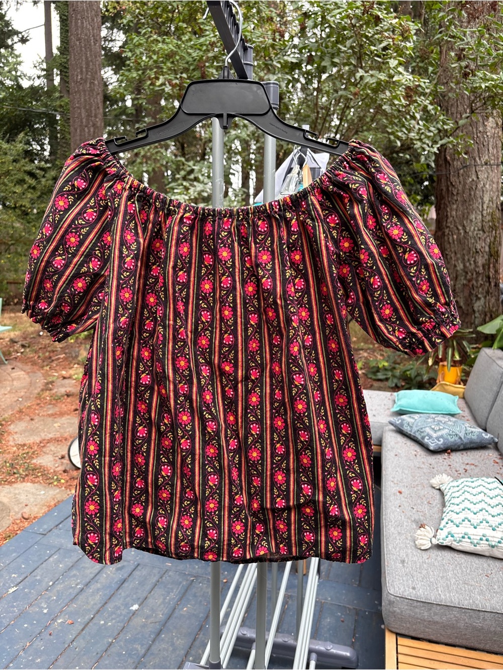 Vintage Off-Shoulder Floral Stripe Women’s Top - Black & red